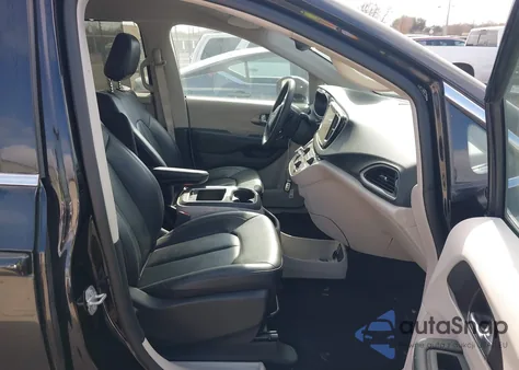 2024 Chrysler Pacifica Touring L z USA, uszkodzony, nr VIN 2C4RC1BGXRR148836